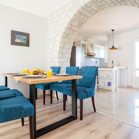 Holiday Apartment Ivica Milohnici Exterior photo