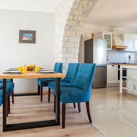 Holiday Apartment Ivica Milohnici Exterior photo