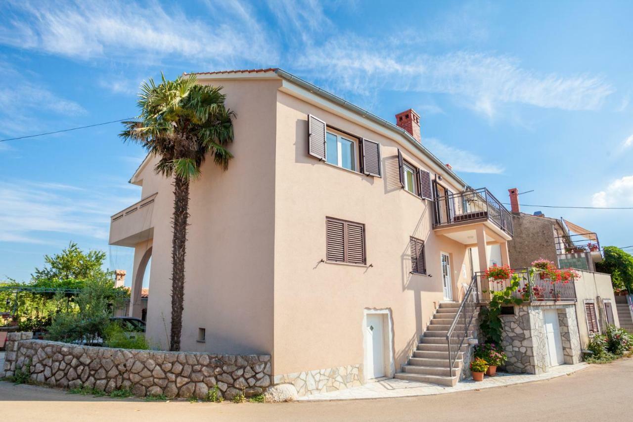 Holiday Apartment Ivica Milohnici Exterior photo
