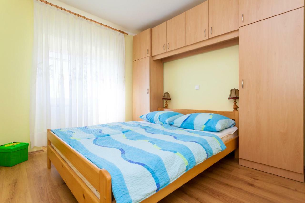 Holiday Apartment Ivica Milohnici Exterior photo