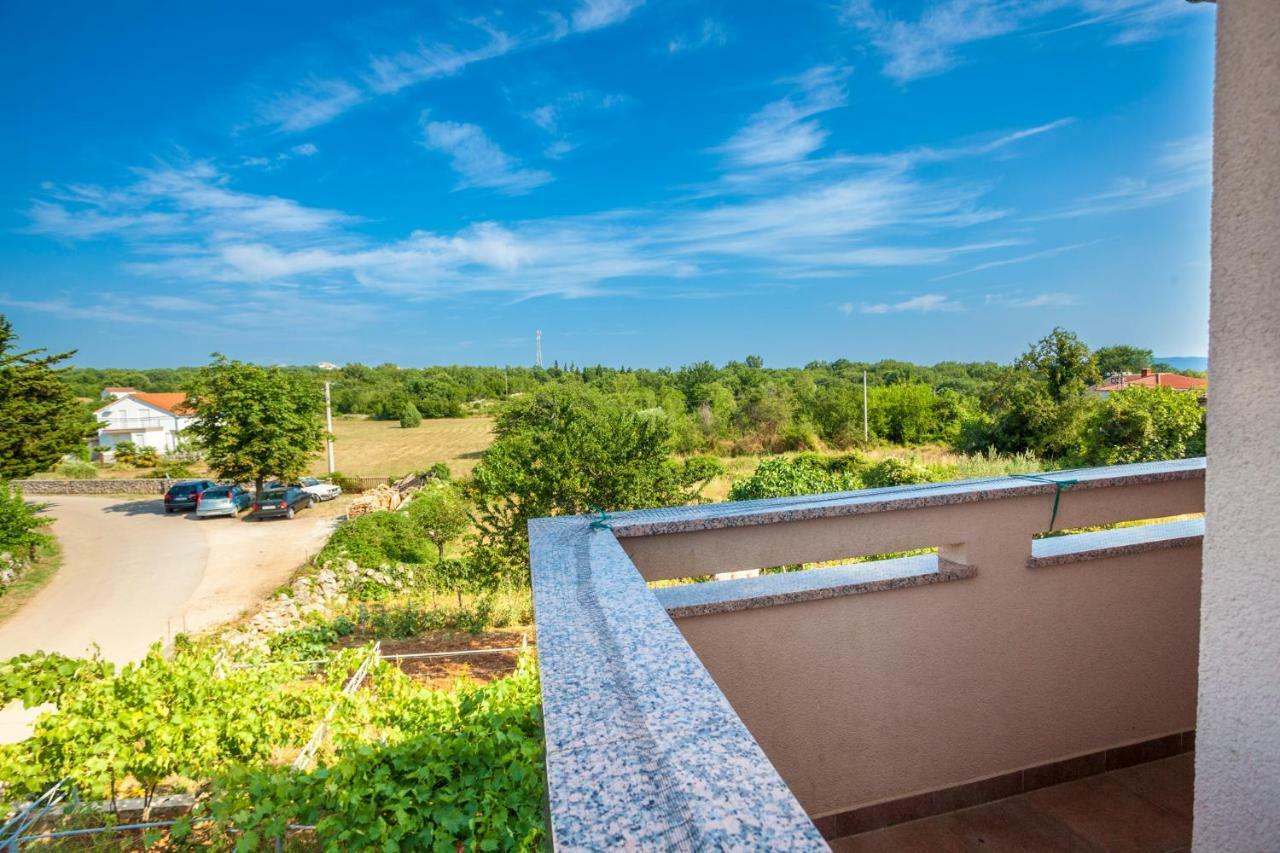 Holiday Apartment Ivica Milohnici Exterior photo