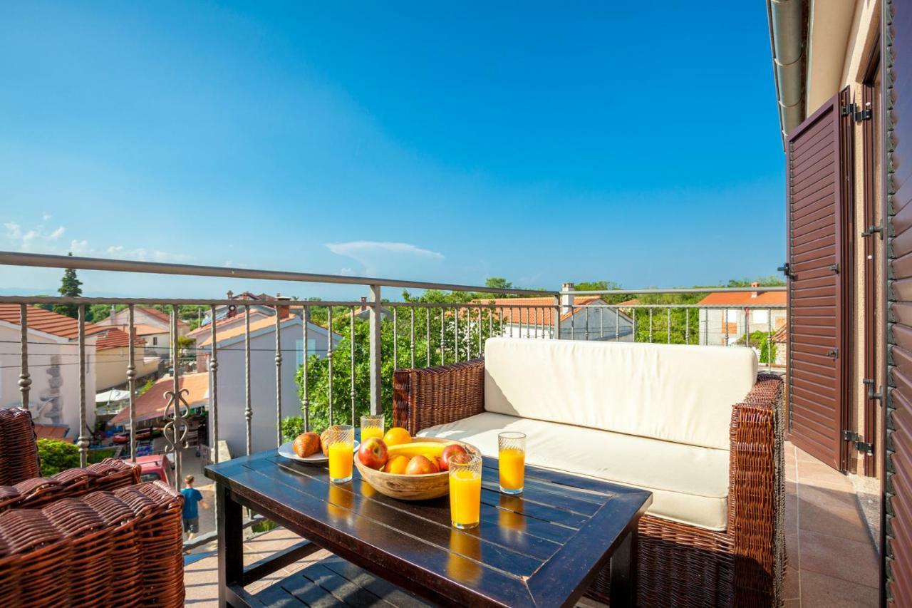 Holiday Apartment Ivica Milohnici Exterior photo
