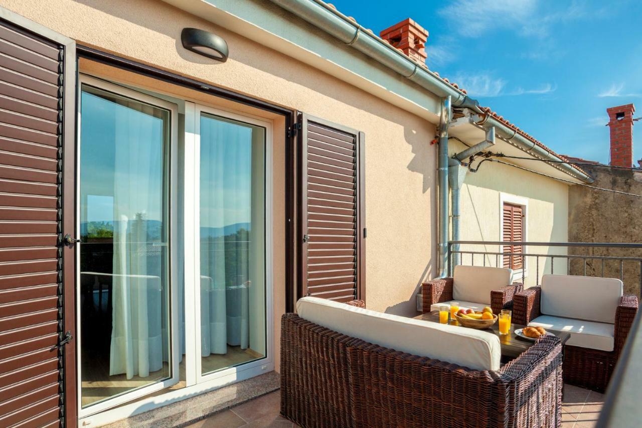 Holiday Apartment Ivica Milohnici Exterior photo